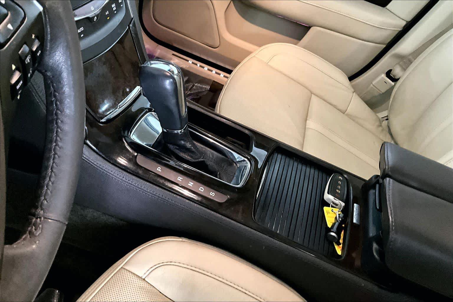 Used 2014 Lincoln MKS AWD w/ Equipment Group 101A image 17