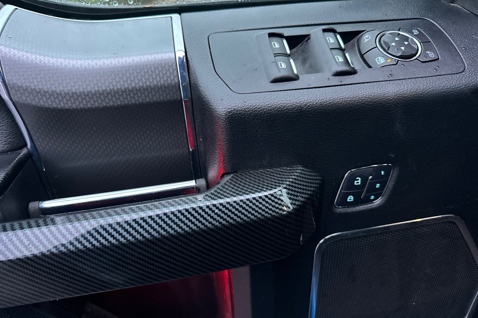 Used 2017 Ford F150 Lariat image 11