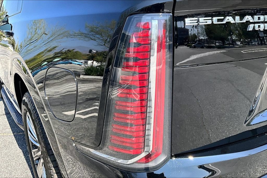 New 2026 Cadillac Escalade IQL Luxury w/ LPO, Floor Liner Package AWD/4WD image 15