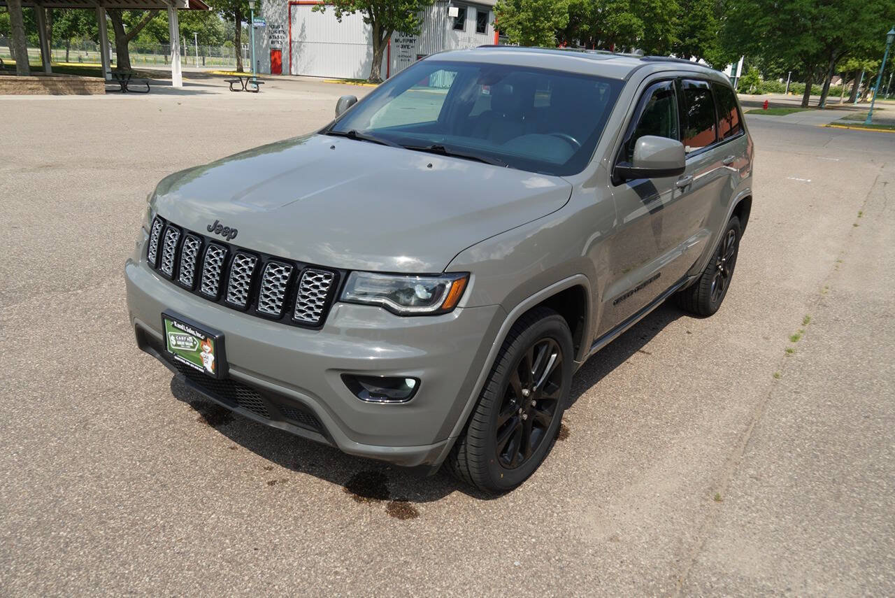 Used 2021 Jeep Grand Cherokee Laredo X AWD/4WD image 9