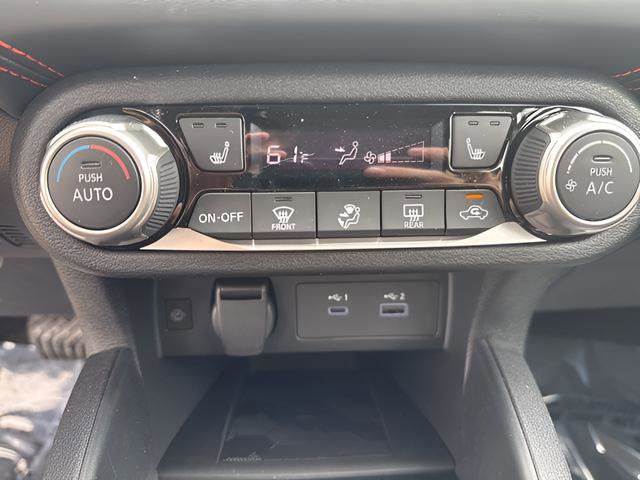 New 2025 Nissan Versa SR w/ Trunk Package image 14