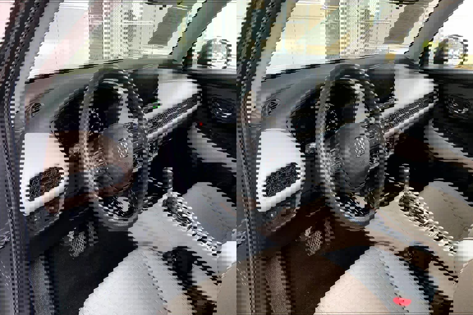 Used 2023 Honda HR-V LX image 17