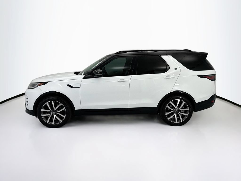 Used 2024 Land Rover Discovery Dynamic SE AWD/4WD image 8