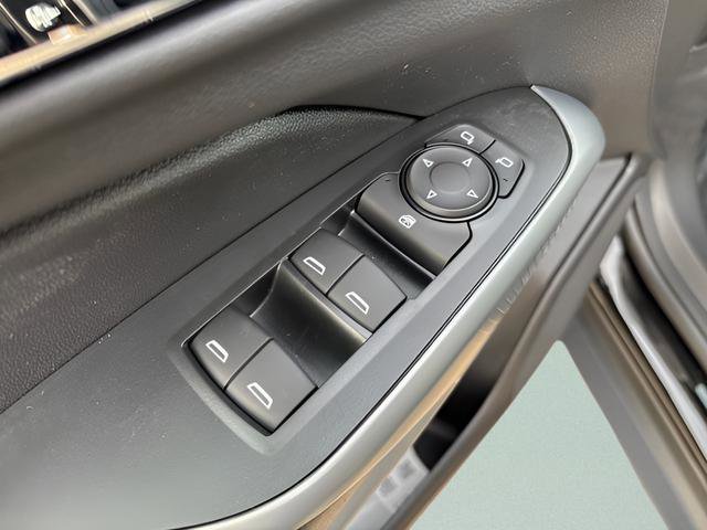 New 2026 Chevrolet Trax RS w/ Driver Confidence Package image 15