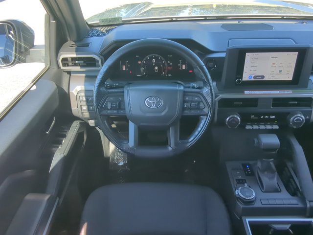Certified 2025 Toyota Tacoma SR5 AWD/4WD image 17