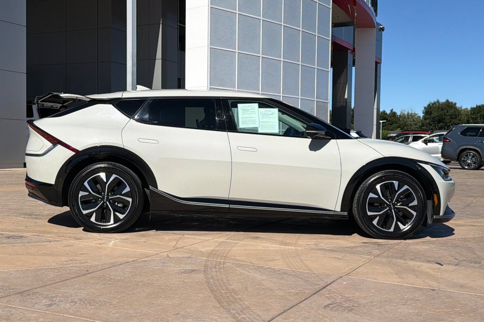 Used 2024 Kia EV6 Wind w/ Wind Technology Package AWD/4WD image 3