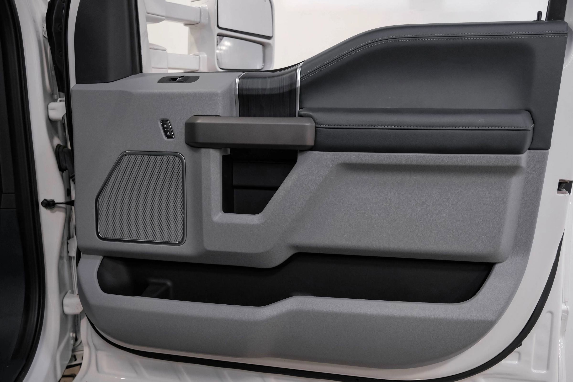 Used 2022 Ford F250 Limited image 38