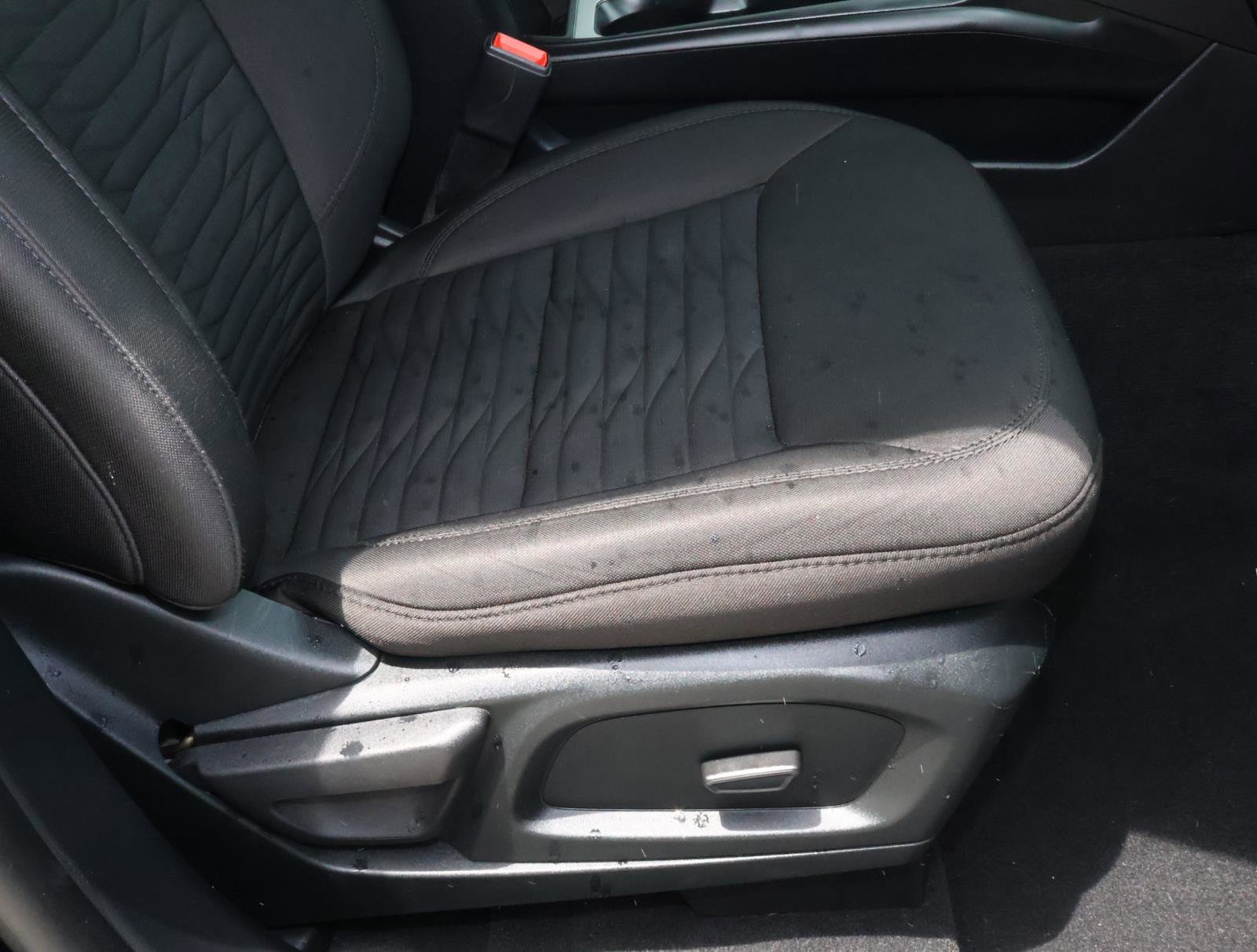 Used 2021 Ford Explorer XLT image 17