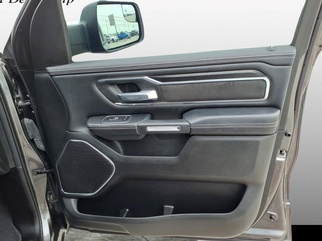 Used 2024 RAM 1500 Laramie AWD/4WD image 13