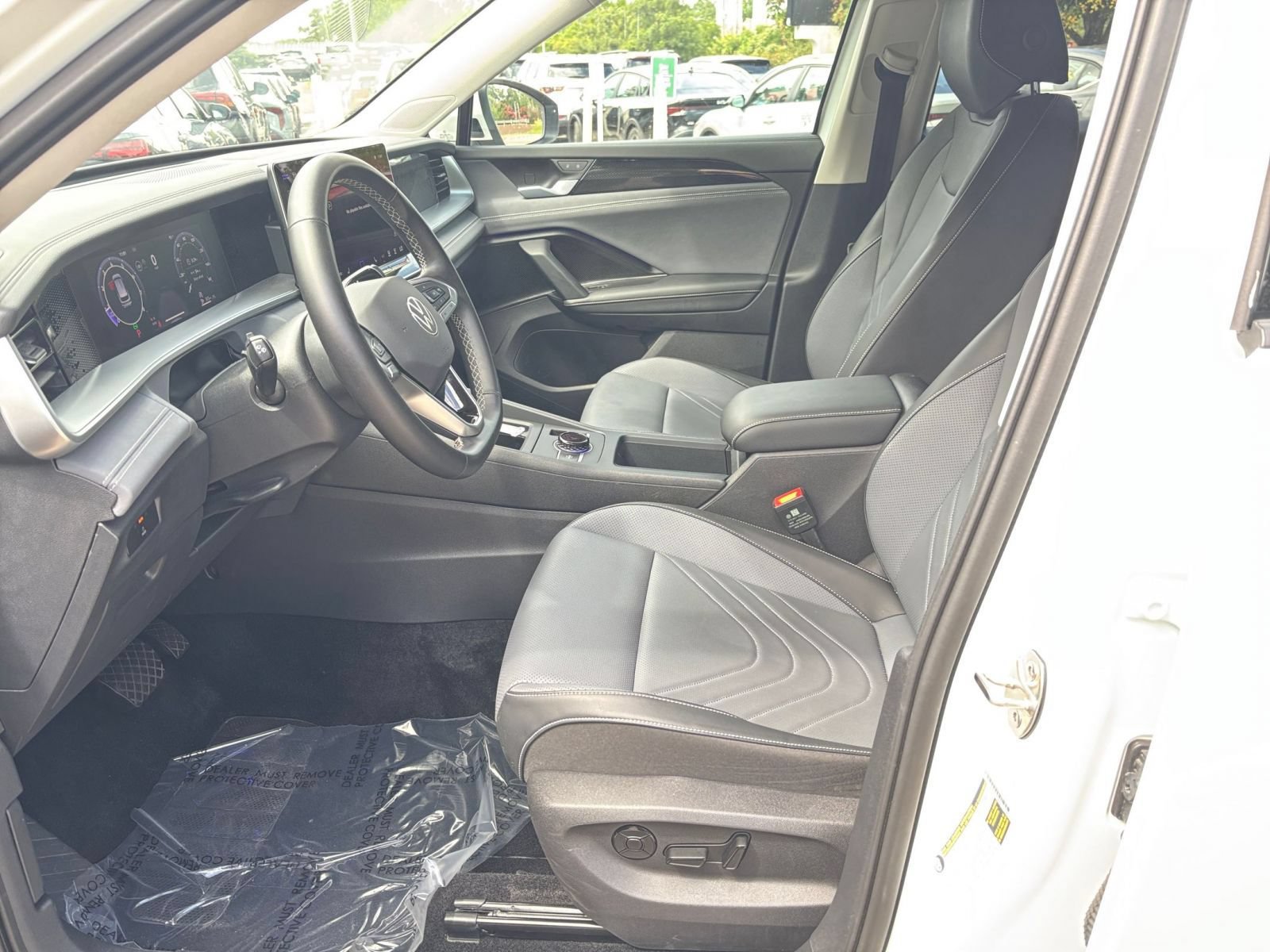 Used 2026 Volkswagen Tiguan SE AWD/4WD image 27