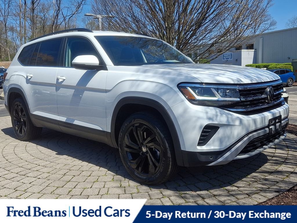 Certified 2023 Volkswagen Atlas SE w/ Black Wheel Package AWD/4WD image 1
