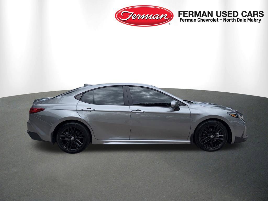 Used 2025 Toyota Camry SE FWD image 2