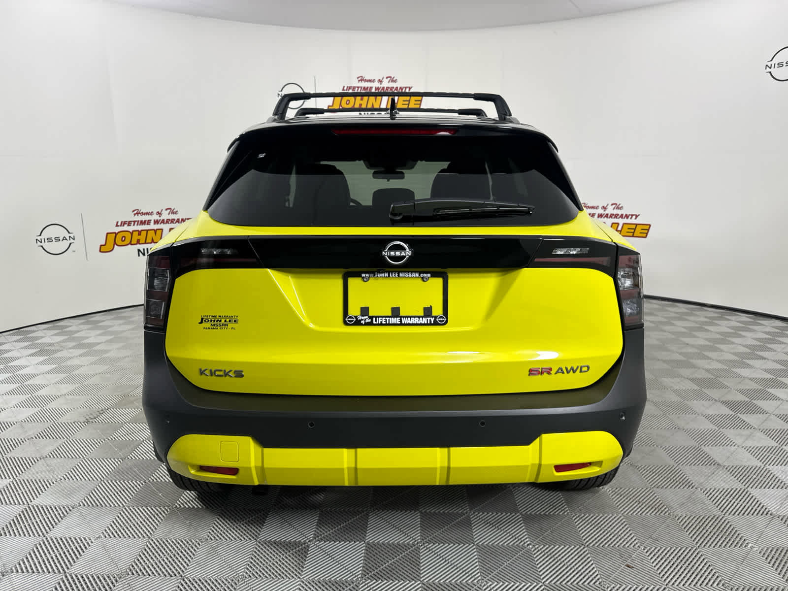 New 2026 Nissan Kicks SR w/ Cold Weather Package image 4