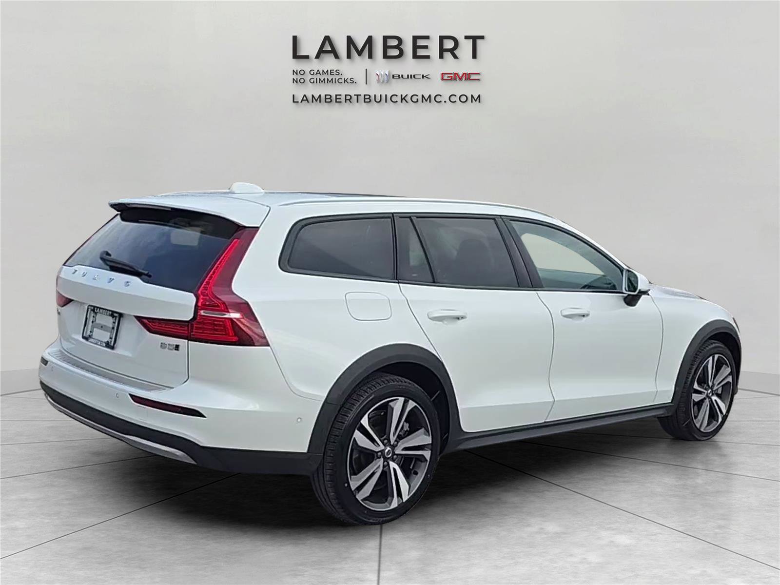 Used 2025 Volvo V60 B5 Cross Country Plus AWD/4WD image 6