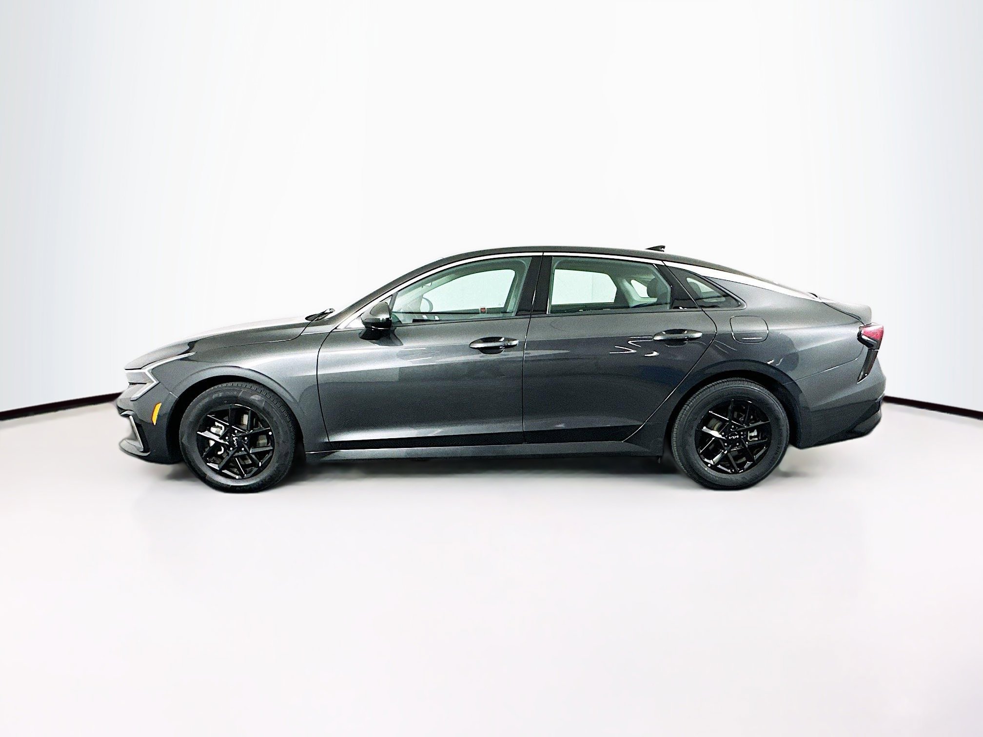 Used 2025 Kia K5 LXS image 4