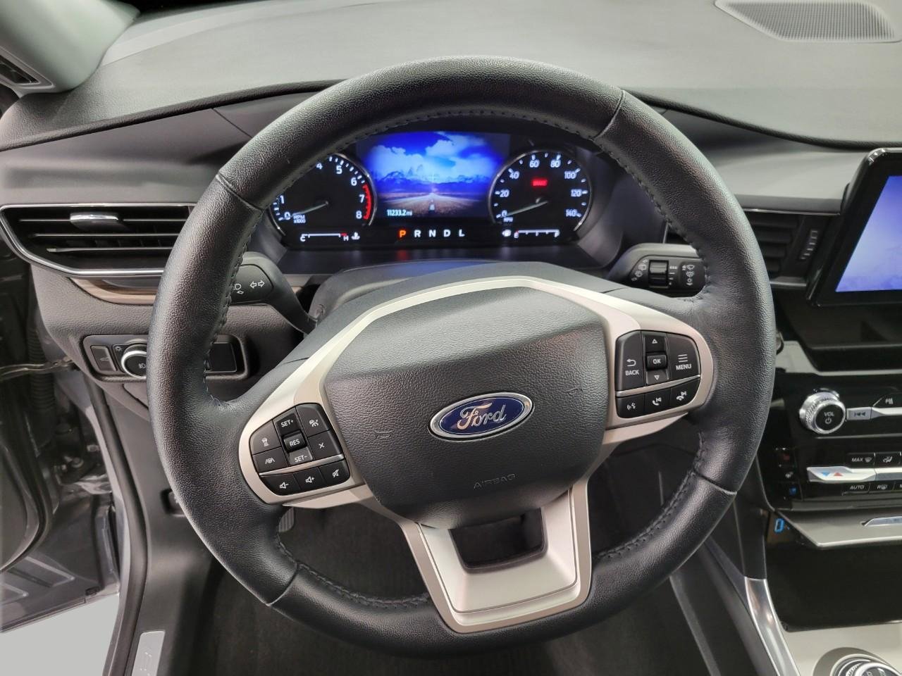 Used 2023 Ford Explorer Limited w/ Equipment Group 301A image 5