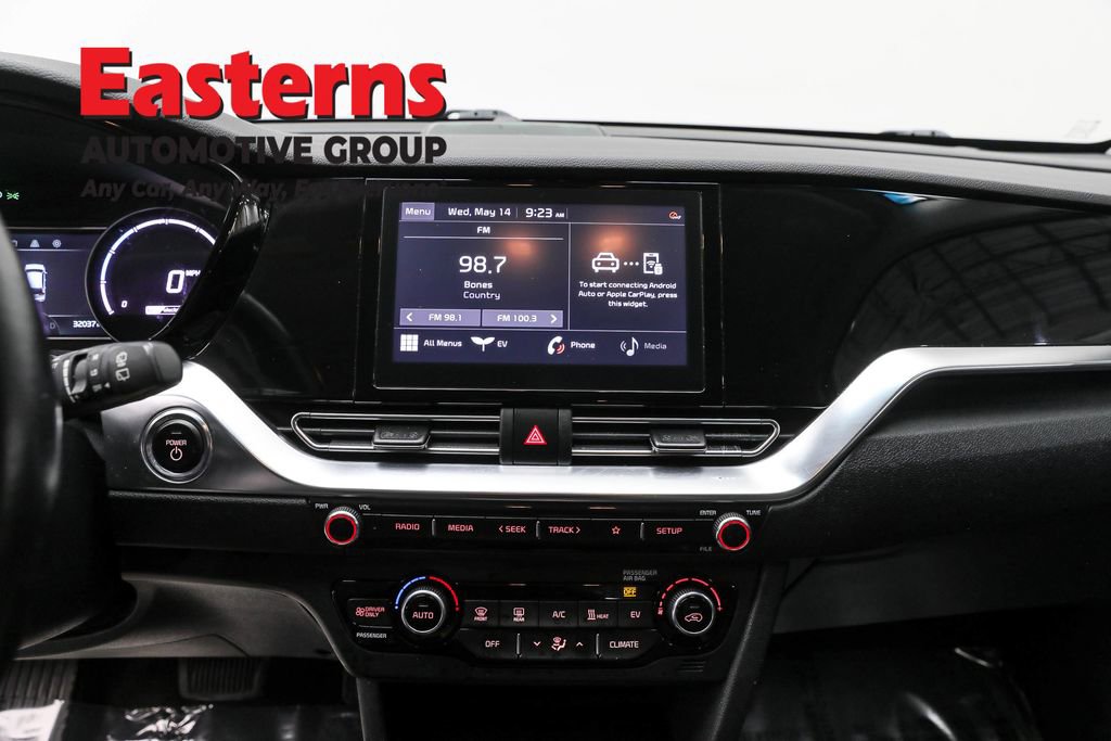 Used 2021 Kia Niro EX w/ Cold Weather Package image 12