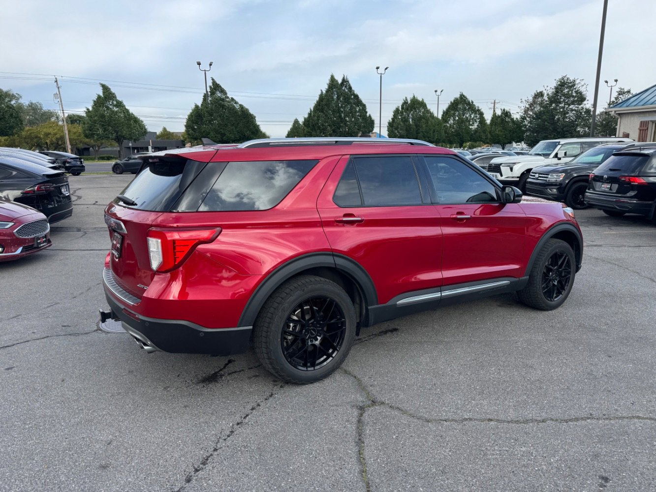 Used 2021 Ford Explorer Platinum w/ Equipment Group 601A AWD/4WD image 5