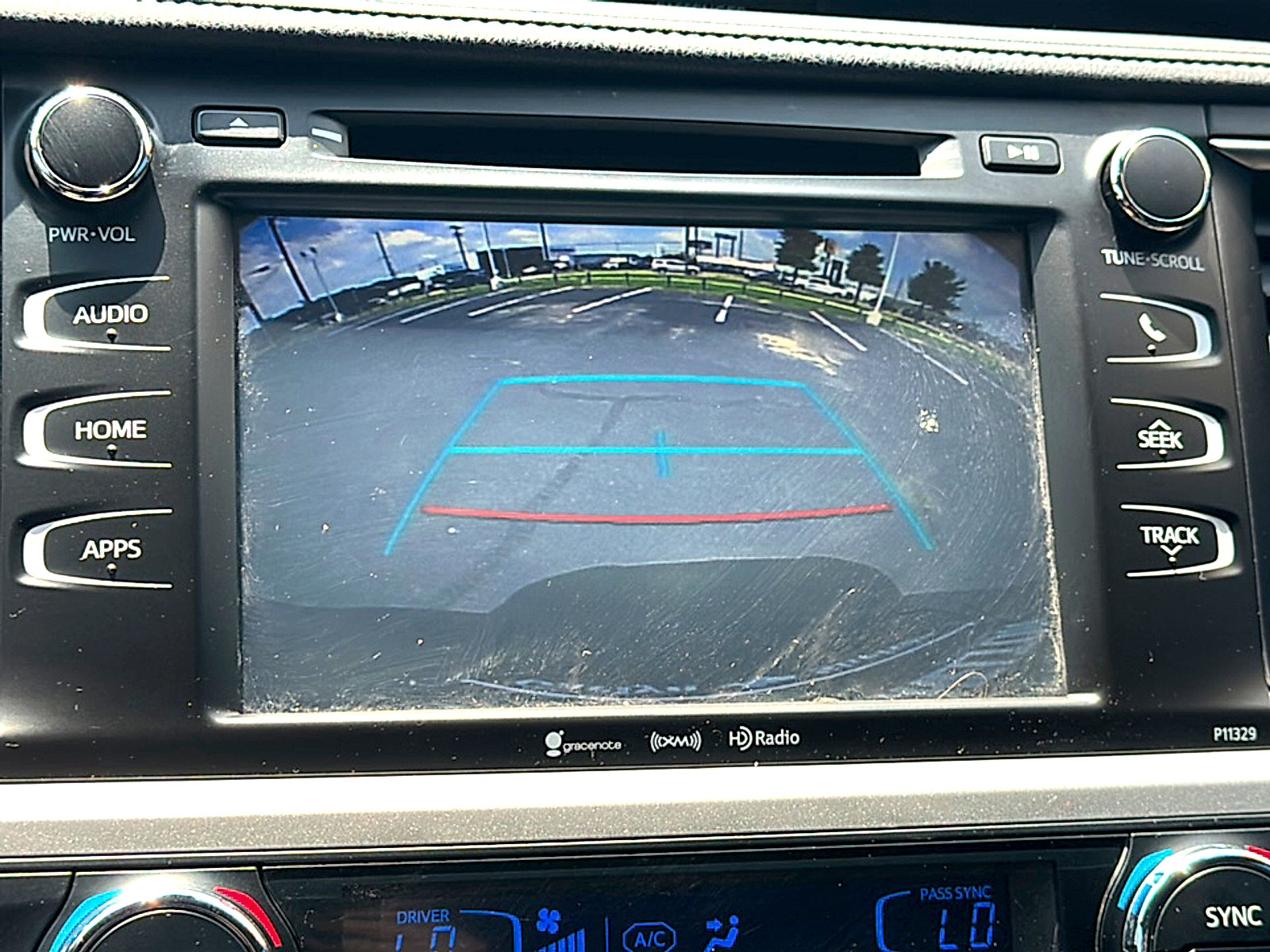 Used 2018 Toyota Highlander Plus FWD image 33