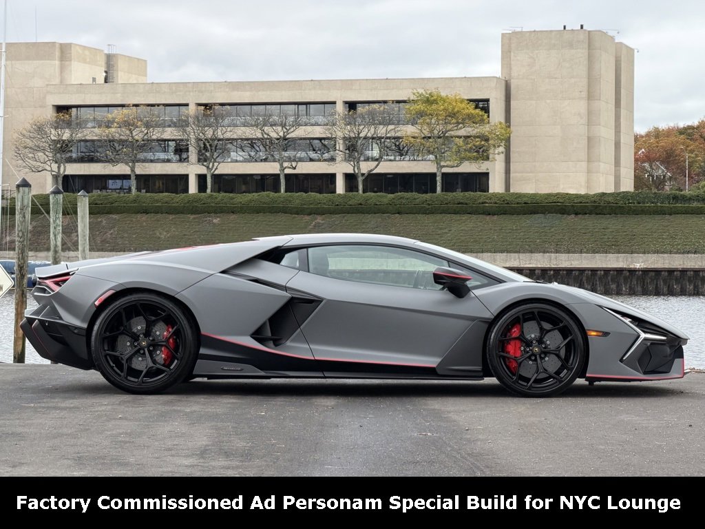 Used 2024 Lamborghini Revuelto image 9