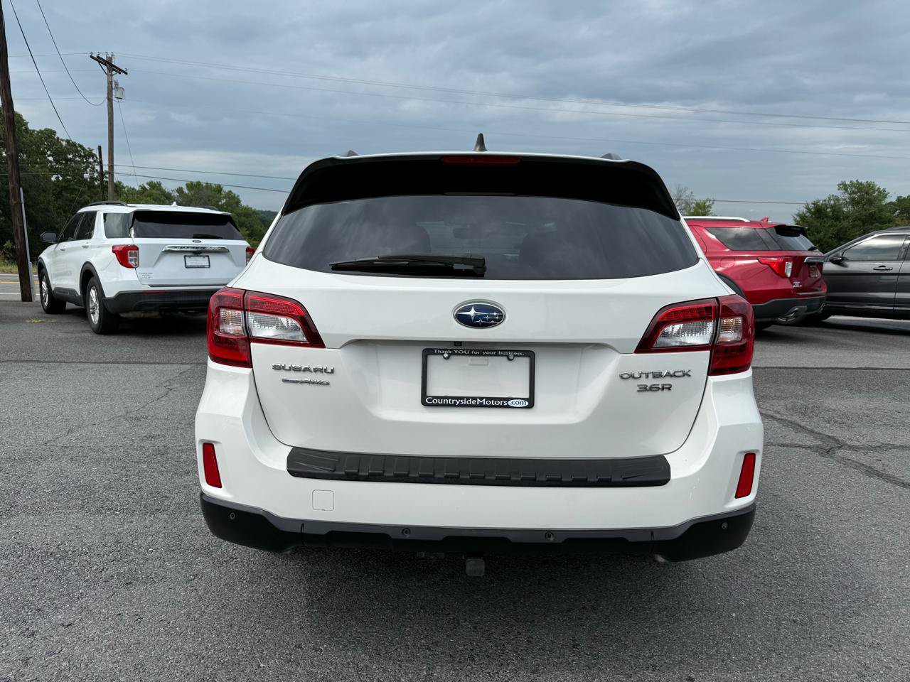 Used 2017 Subaru Outback 3.6R Touring w/ Popular Package #5A AWD/4WD image 5