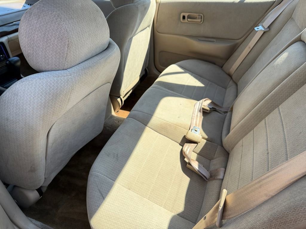 Used 1997 Nissan Altima XE image 11