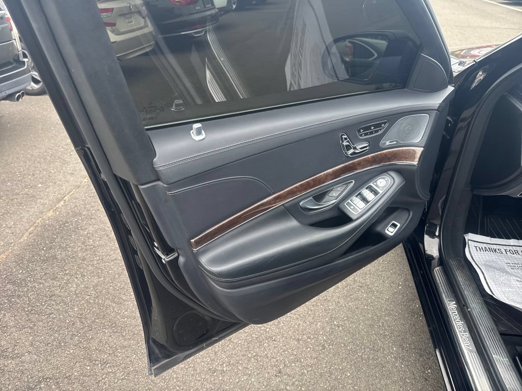 Used 2018 Mercedes-Benz S 560 4MATIC Sedan w/ Premium Package image 10