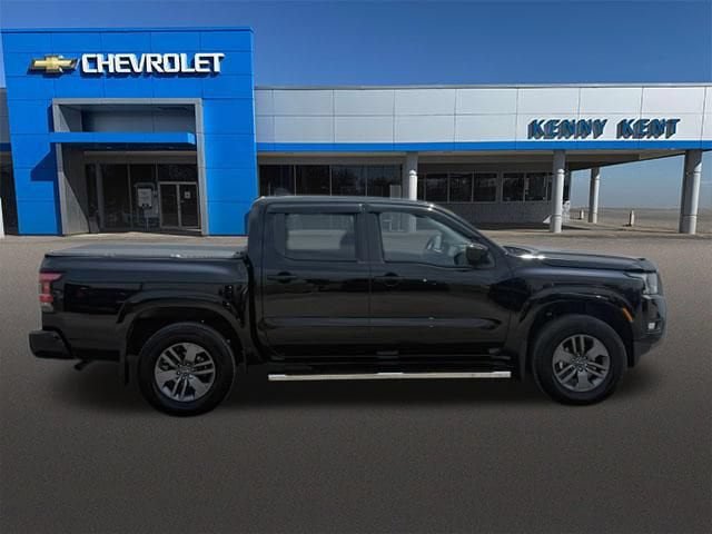 Used 2025 Nissan Frontier SV w/ SV Convenience Package AWD/4WD image 3