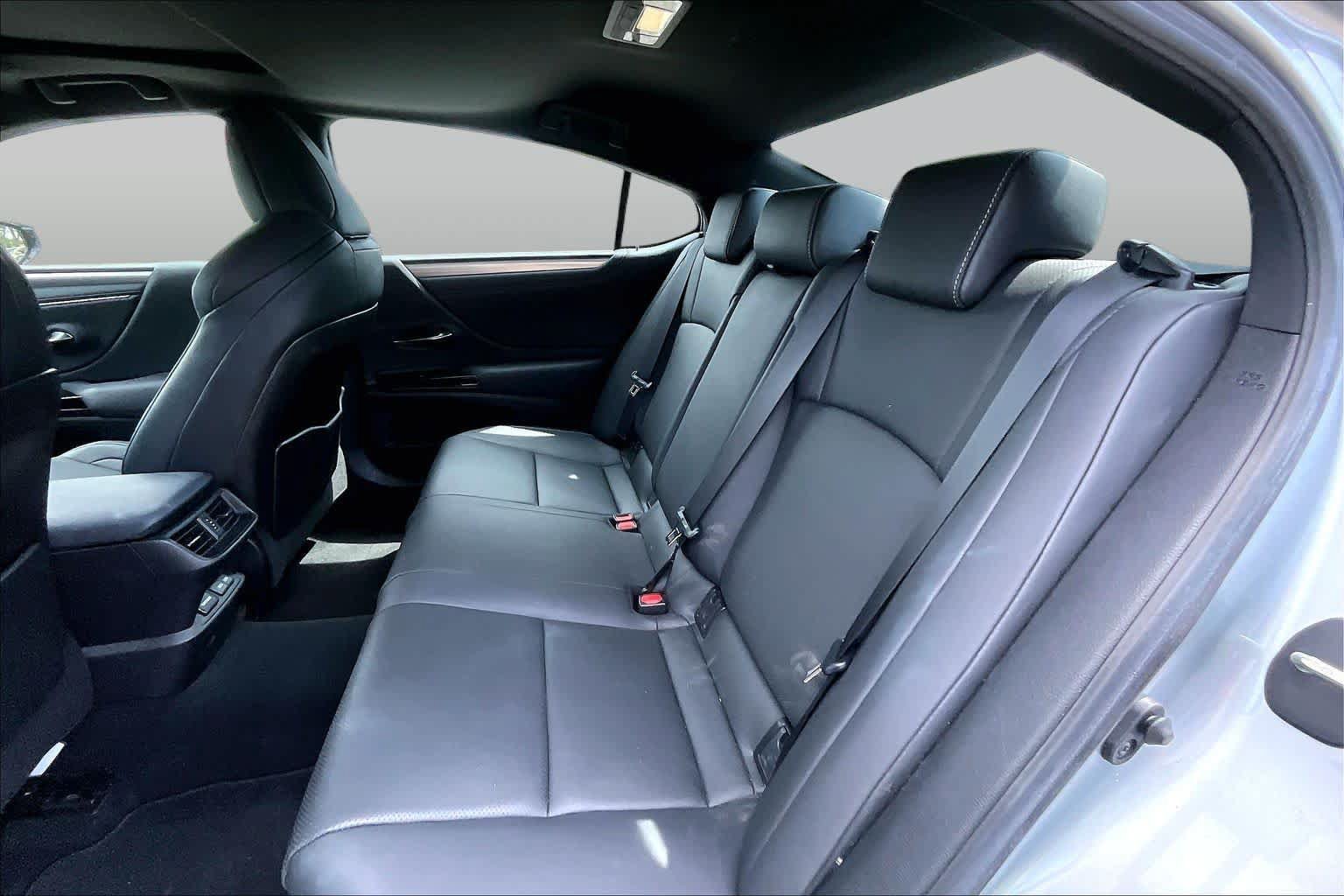 Used 2023 Lexus ES 300h F Sport FWD image 21