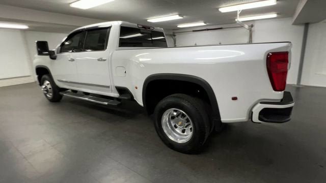 Used 2024 Chevrolet Silverado 3500 High Country w/ Technology Package image 5