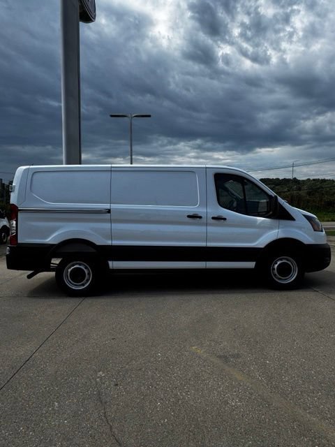 New 2026 Ford Transit 150 Low Roof w/ Load Area Protection Package RWD image 8