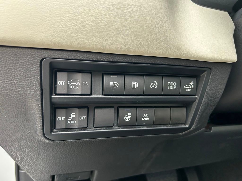 Used 2024 Toyota Sequoia Capstone image 20