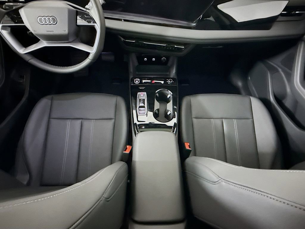 Used 2025 Audi Q6 e-tron Premium image 19