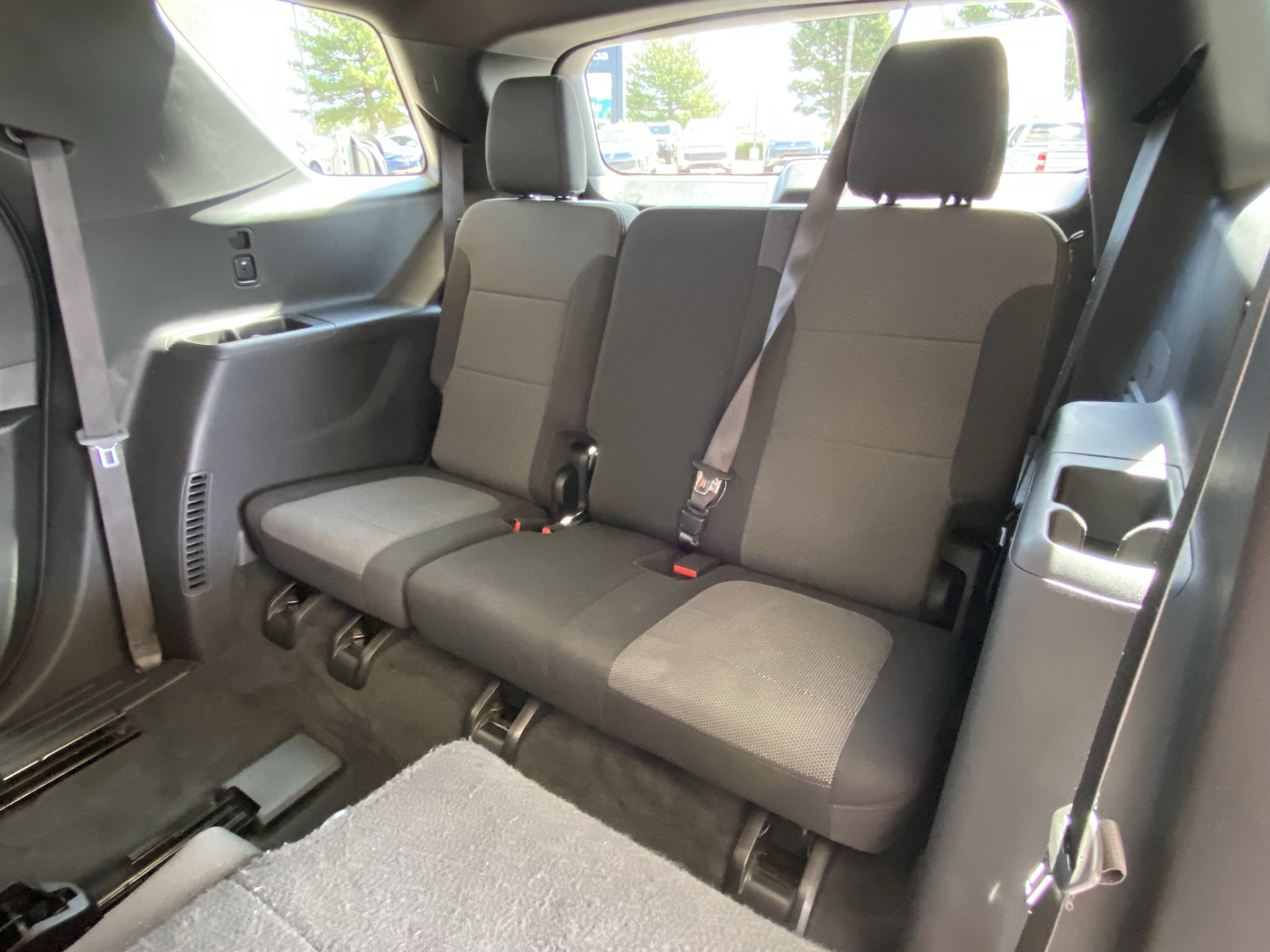 Used 2022 Chevrolet Traverse LT FWD image 40