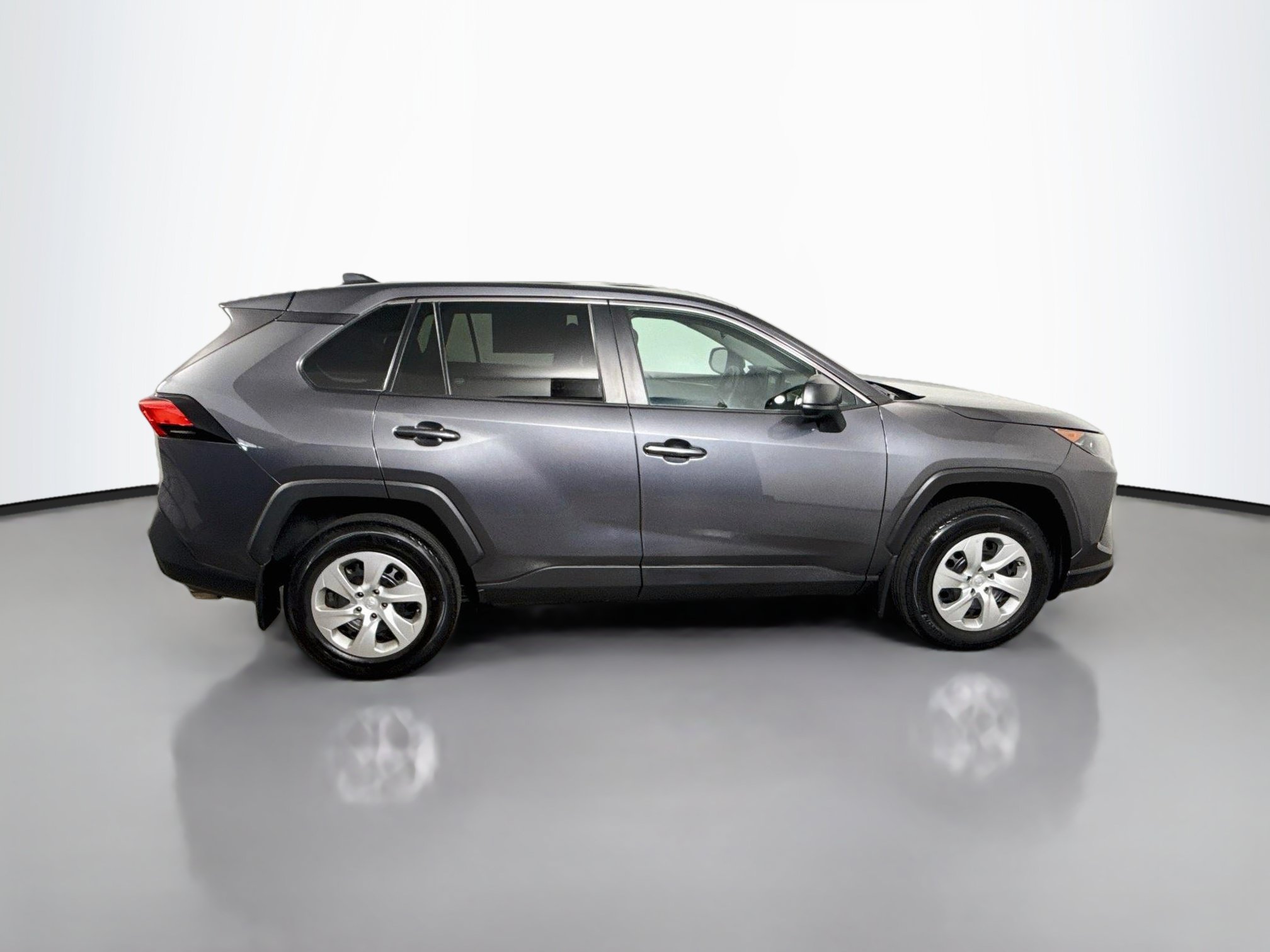 Used 2022 Toyota RAV4 LE AWD/4WD image 8