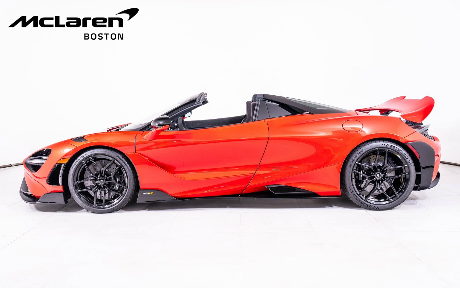 Used 2022 McLaren 765LT image 2