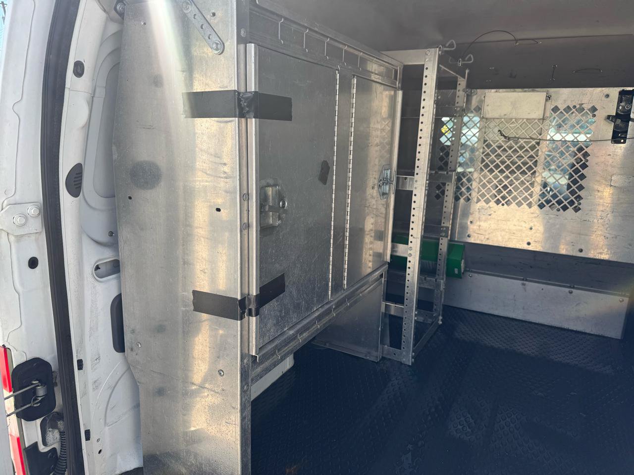 Used 2010 Ford Transit Connect XLT FWD image 14