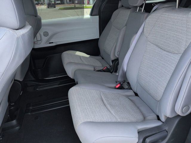 Certified 2025 Toyota Sienna LE FWD image 14