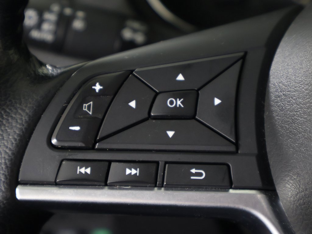 Used 2022 Nissan Rogue Sport SV w/ Technology Package image 42