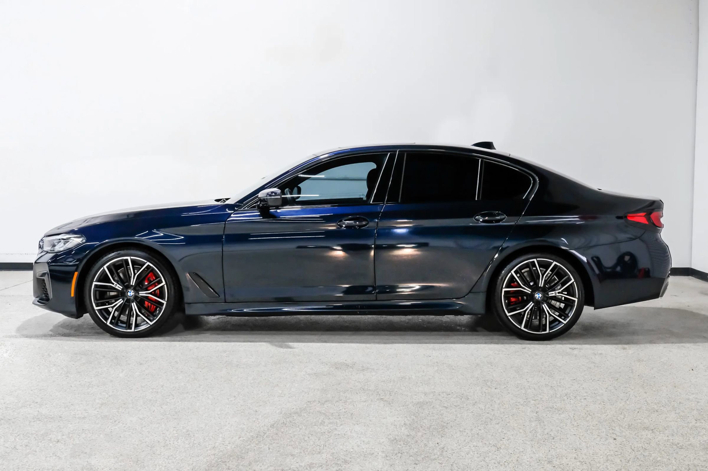 Used 2022 BMW 540i w/ M Sport Package RWD image 9