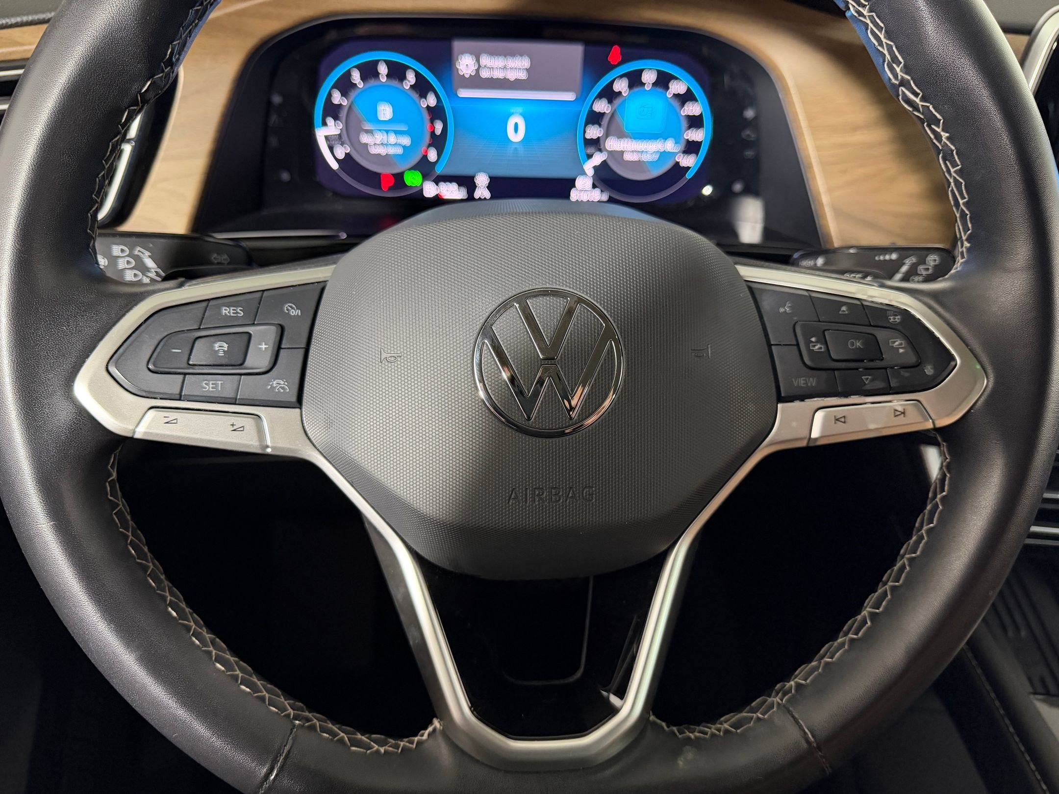 Used 2025 Volkswagen Atlas SE AWD/4WD image 9