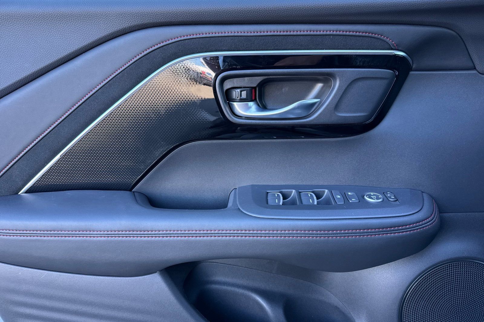 Used 2025 Acura ADX A-Spec image 12