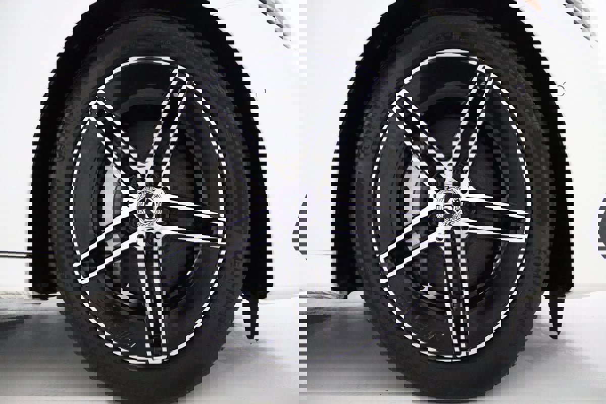 Used 2025 Mercedes-Benz E 350 4MATIC Sedan image 78