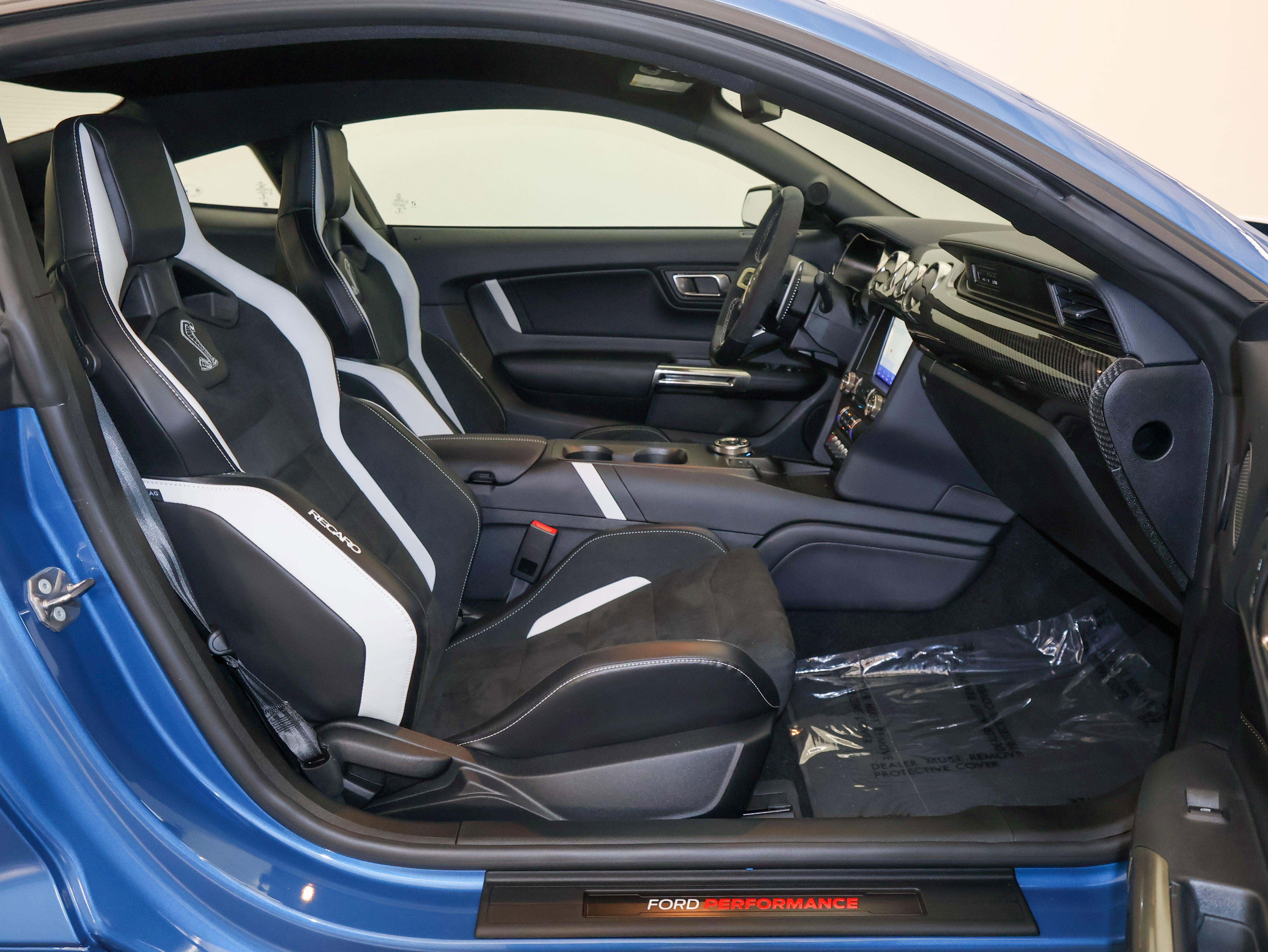 Used 2020 Ford Mustang Shelby GT500 w/ Carbon Fiber Track Pack RWD image 55