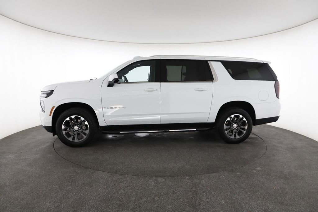 Used 2025 Chevrolet Suburban LS image 7