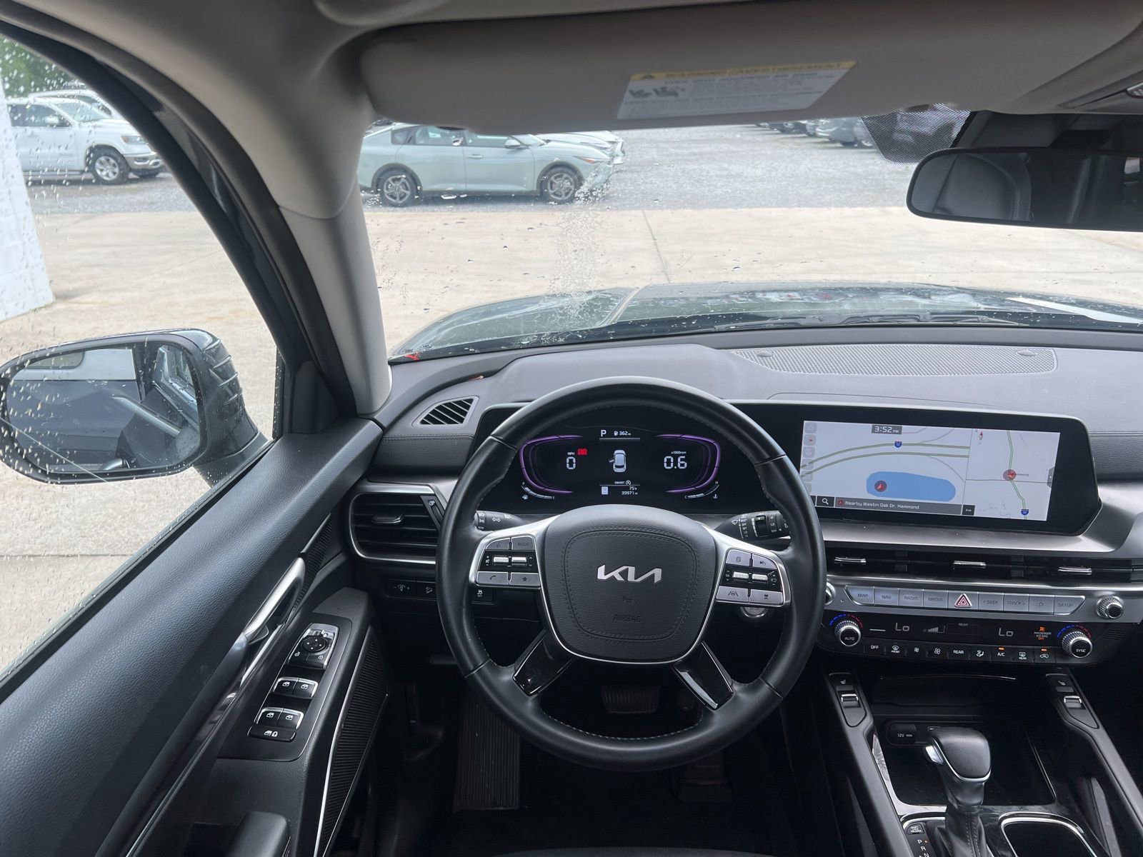 Used 2025 Kia Telluride S FWD image 11