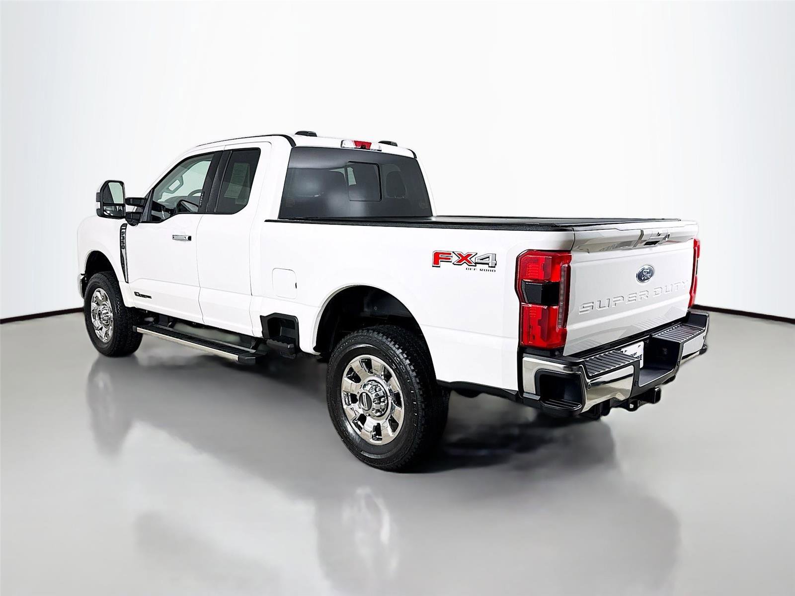 Used 2024 Ford F350 Lariat w/ Chrome Package image 6