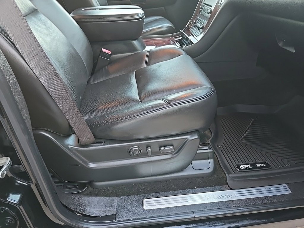 Used 2007 Cadillac Escalade EXT w/ Information Package image 86