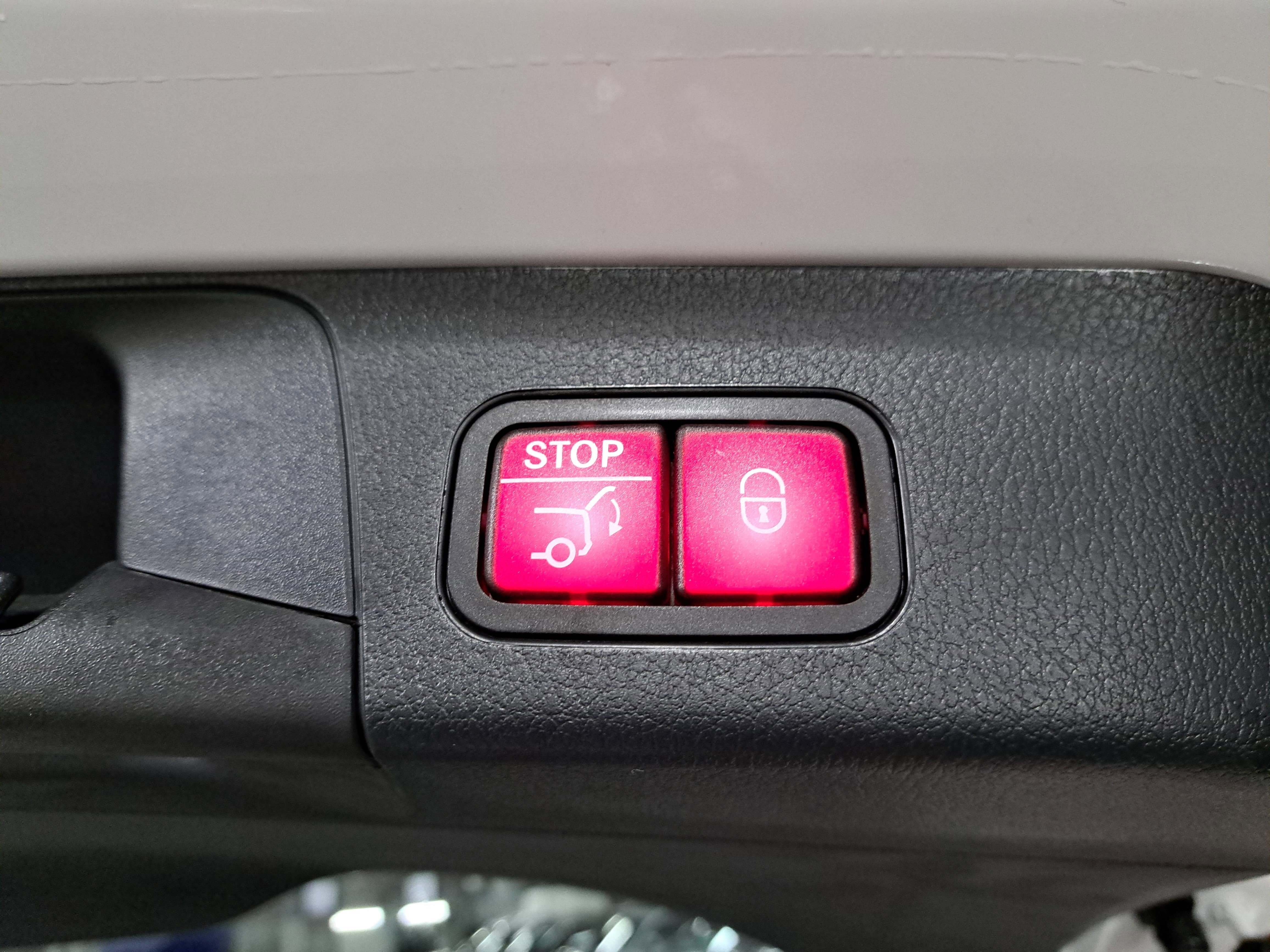 New 2026 Mercedes-Benz GLB 250 4MATIC image 13