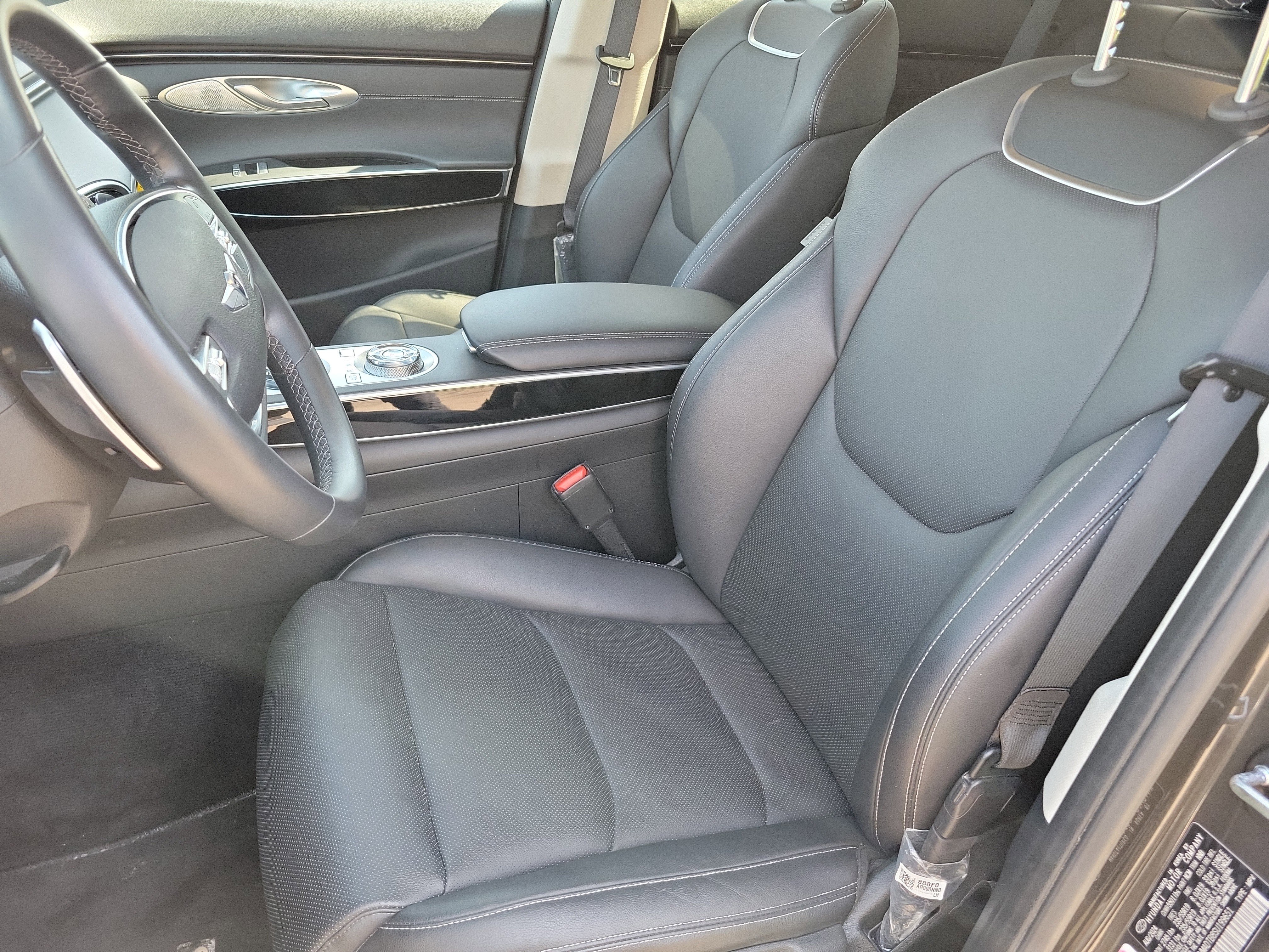 Used 2025 Genesis GV70 2.5T image 4